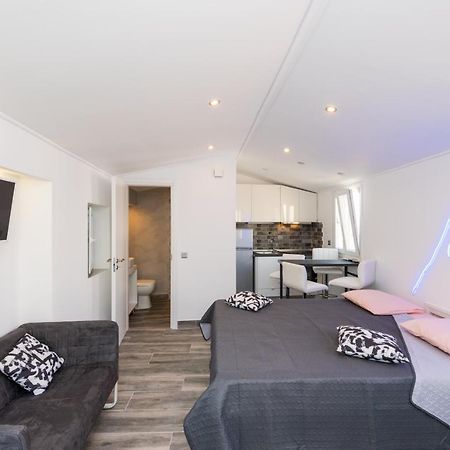 Corfu Downtown Suites Buitenkant foto